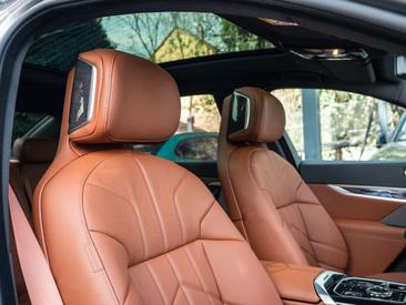 BMW Série 7 Berline 740d — photo 22