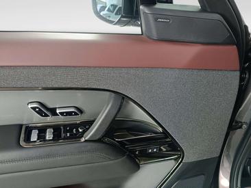 Land Rover Range Rover Sport D250 — photo 23