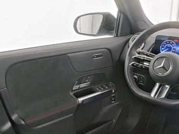 Mercedes EQB 300 4MATIC — photo 9