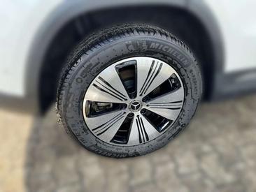 Mercedes EQA 250 — photo 14