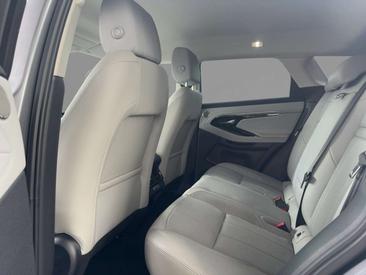 Land Rover Range Rover Evoque P300e — photo 10