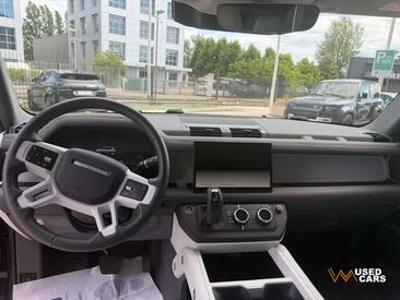 Land Rover Defender 90 D200 MHEV — photo 4