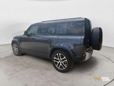 Land Rover Defender 90 D200 MHEV — photo 15