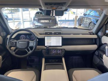 Land Rover Defender 110 D300 MHEV — photo 3