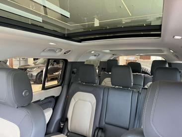 Land Rover Defender 110 D300 MHEV — photo 16