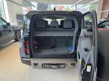 Land Rover Defender 110 D300 MHEV — photo 19