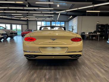 Bentley Continental GTC Cabriolet V8 — photo 6