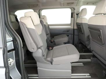 Volkswagen Multivan Van 2.0 TDI — photo 6