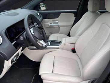 Mercedes EQA 250 — photo 8