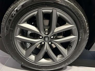 Land Rover Range Rover Velar P400e — photo 12