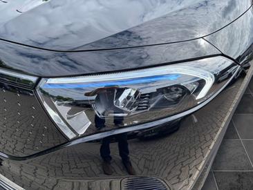 Mercedes EQA 250 — photo 18