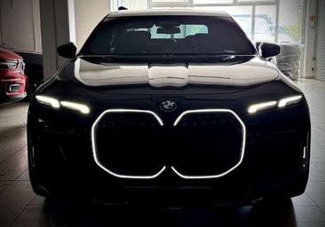 BMW Série 7 Berline 740d — photo 6