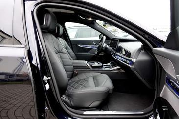 BMW Série 7 Berline 740d — photo 11