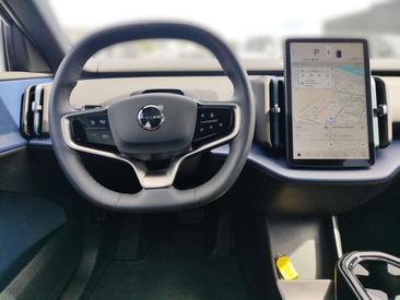 Volvo EX30 — photo 16