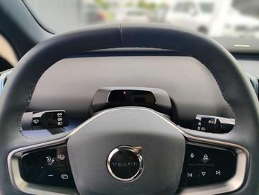 Volvo EX30 — photo 17