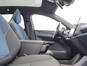 Volvo EX30 AWD — photo 13
