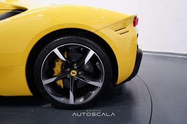 Ferrari SF90 Spider — photo 40