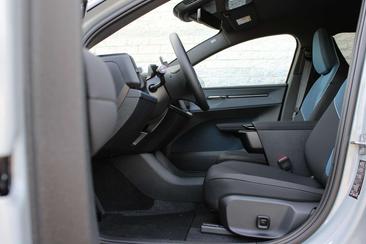 Volvo EX30 Single Motor Extended Range — photo 7