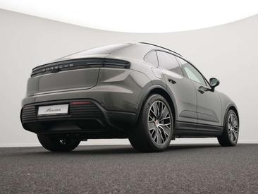 Porsche Macan Electric — photo 9