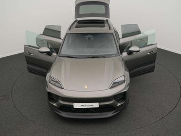 Porsche Macan Electric — photo 10