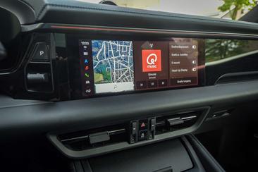 Porsche Macan Electric — photo 13