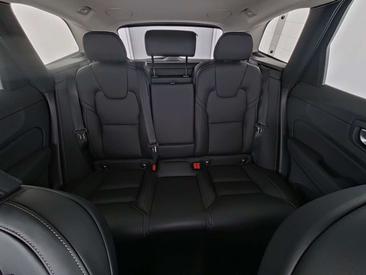 Volvo XC60 B5 — photo 6