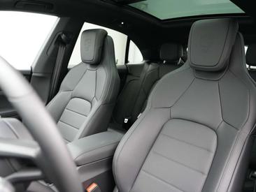 Porsche Macan Electric — photo 18