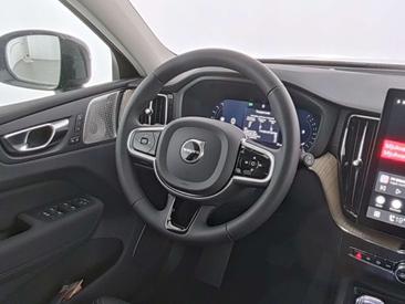 Volvo XC60 B5 — photo 12