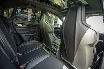 Porsche Macan Electric — photo 23