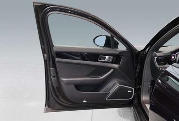 Porsche Panamera 4S E-Hybrid — photo 18