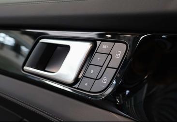 Porsche Panamera 4S E-Hybrid — photo 19