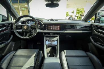Porsche Macan Electric — photo 25