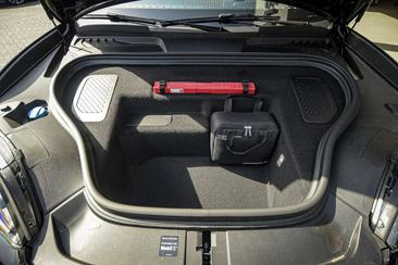 Porsche Macan Electric — photo 26