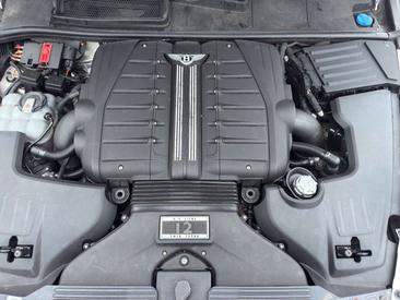 Bentley Bentayga W12 — photo 22