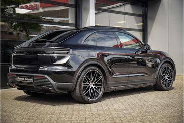 Porsche Macan Electric — photo 30