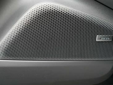 Porsche Macan Electric — photo 38