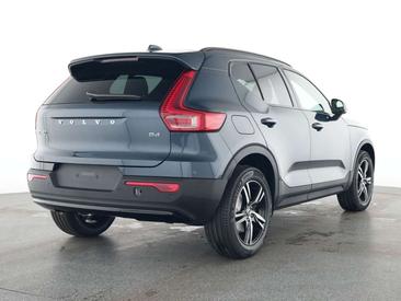 Volvo XC40 B4 — photo 2
