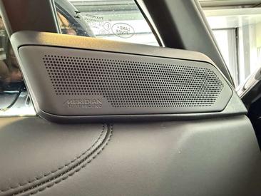 Land Rover Range Rover D350 — photo 11