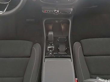 Volvo XC40 B4 — photo 6