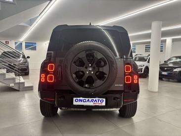 Land Rover Defender 90 D200 MHEV — photo 5