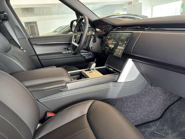 Land Rover Range Rover D350 — photo 18