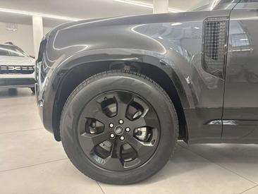 Land Rover Defender 90 D200 MHEV — photo 7