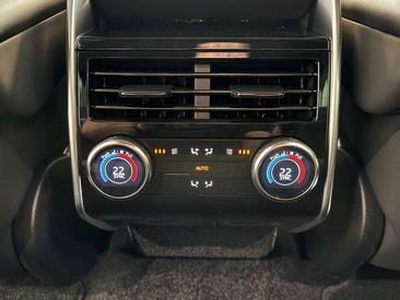 Land Rover Range Rover D350 — photo 19