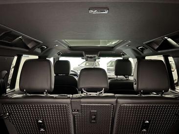 Land Rover Defender 90 D200 MHEV — photo 12