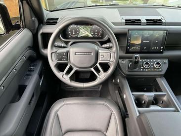 Land Rover Defender 130 D300 MHEV — photo 5