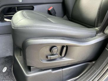 Land Rover Defender 130 D300 MHEV — photo 9