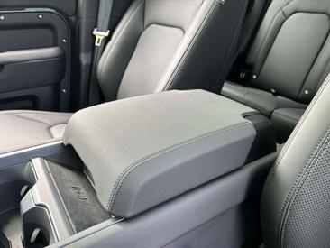 Land Rover Defender 130 D300 MHEV — photo 10