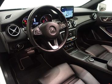 Mercedes GLA 180 — photo 3