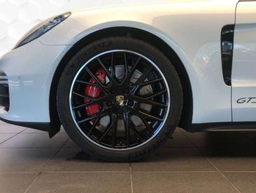 Porsche Panamera GTS — photo 4