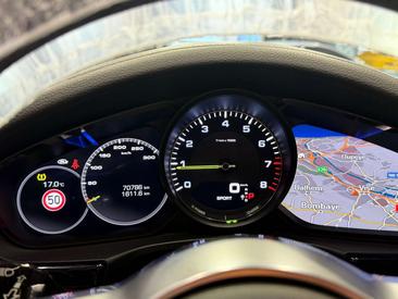 Porsche Panamera 4 E-Hybrid — photo 16